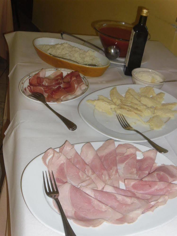 Hotel Ristorante Farneta Cortona Exteriör bild